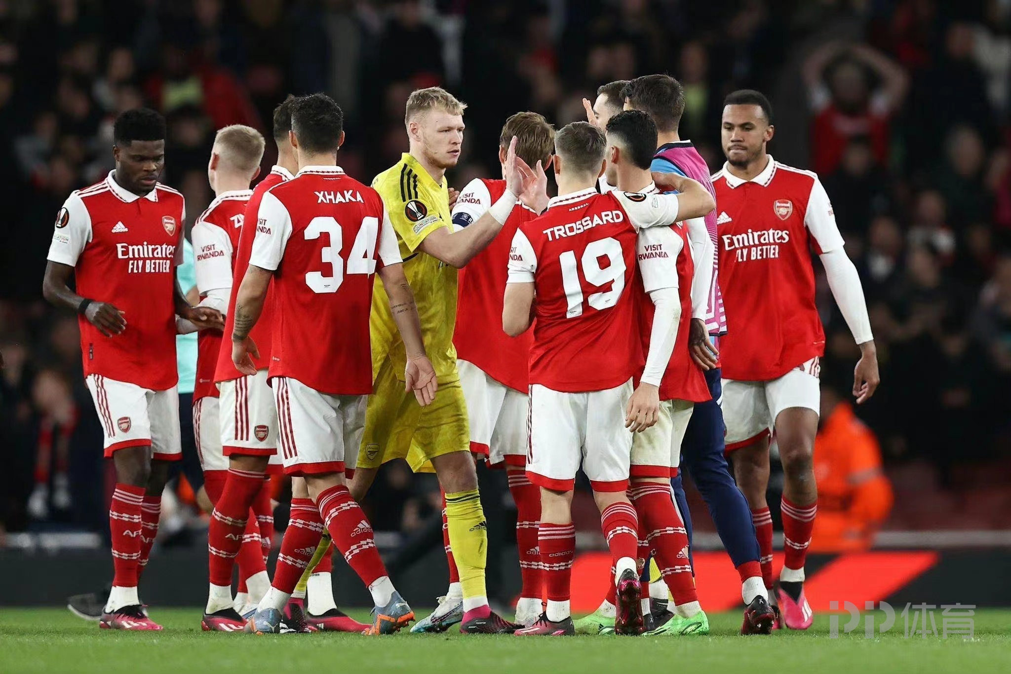 阿森纳英勇奋战，全队出击大获全胜