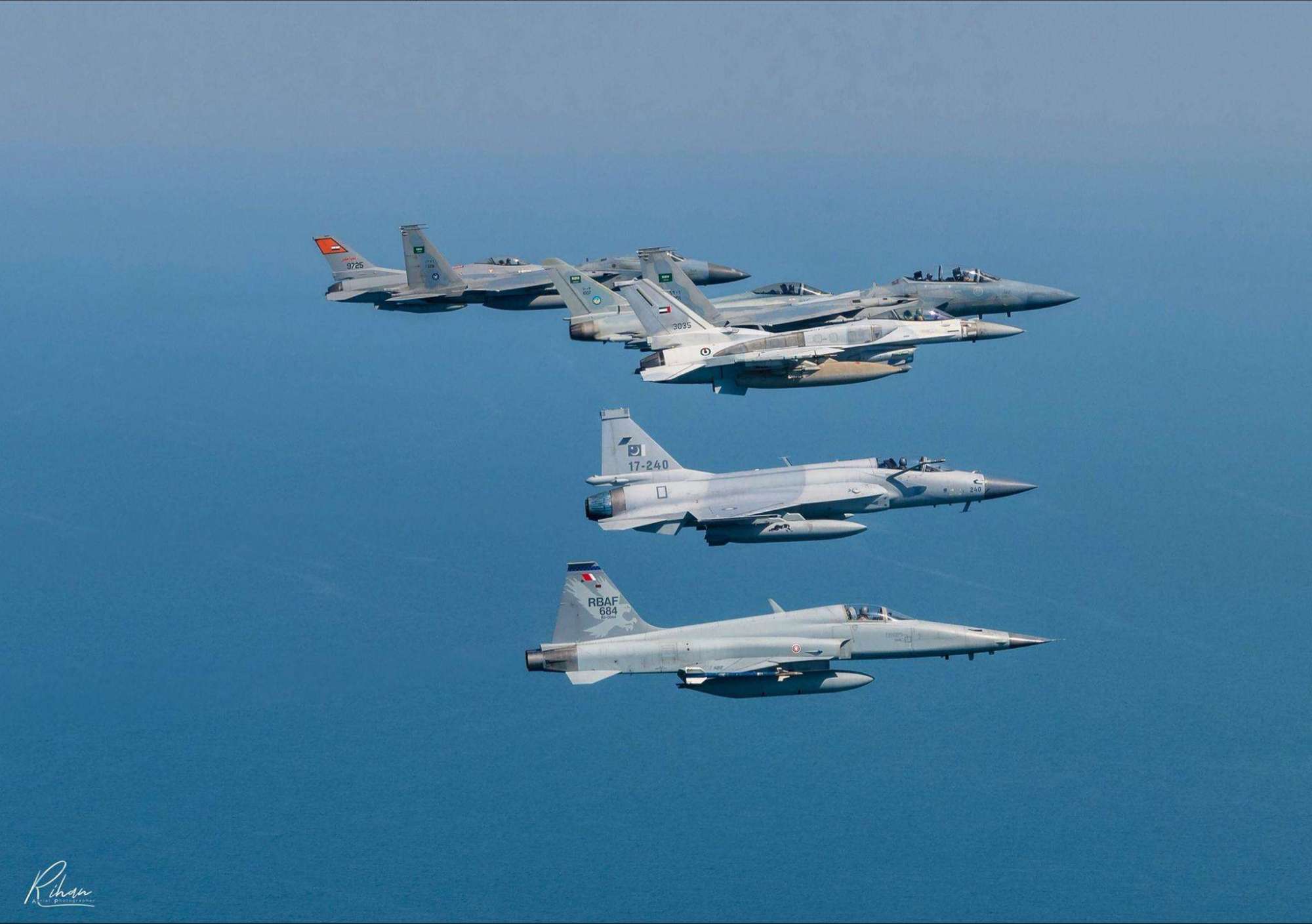 多队调查战略优劣,力求实现胜利 多队调查战略优劣,力求实现胜利