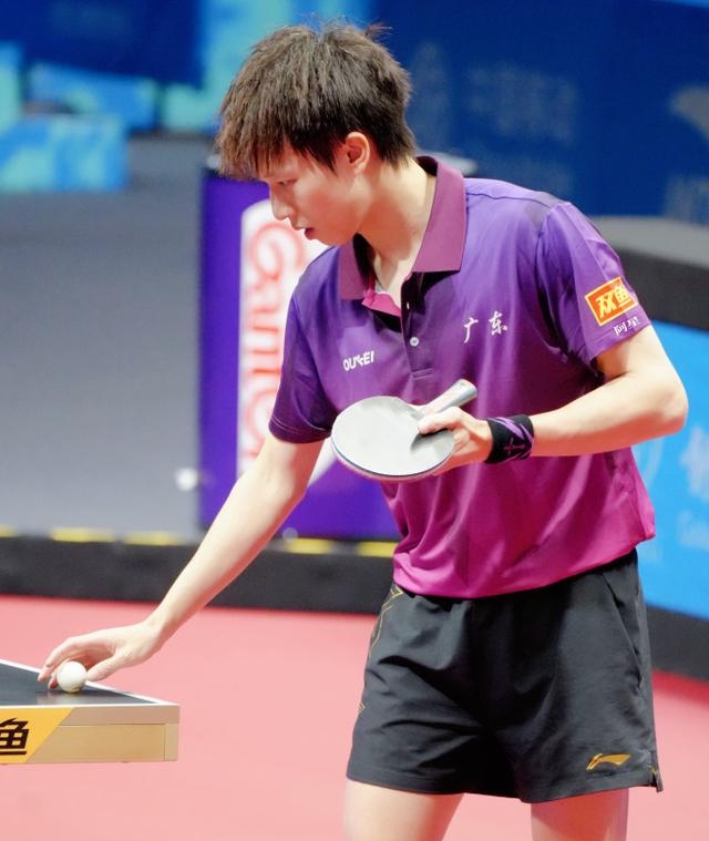 奥地利队鏖战英格兰队，林高远关键制胜