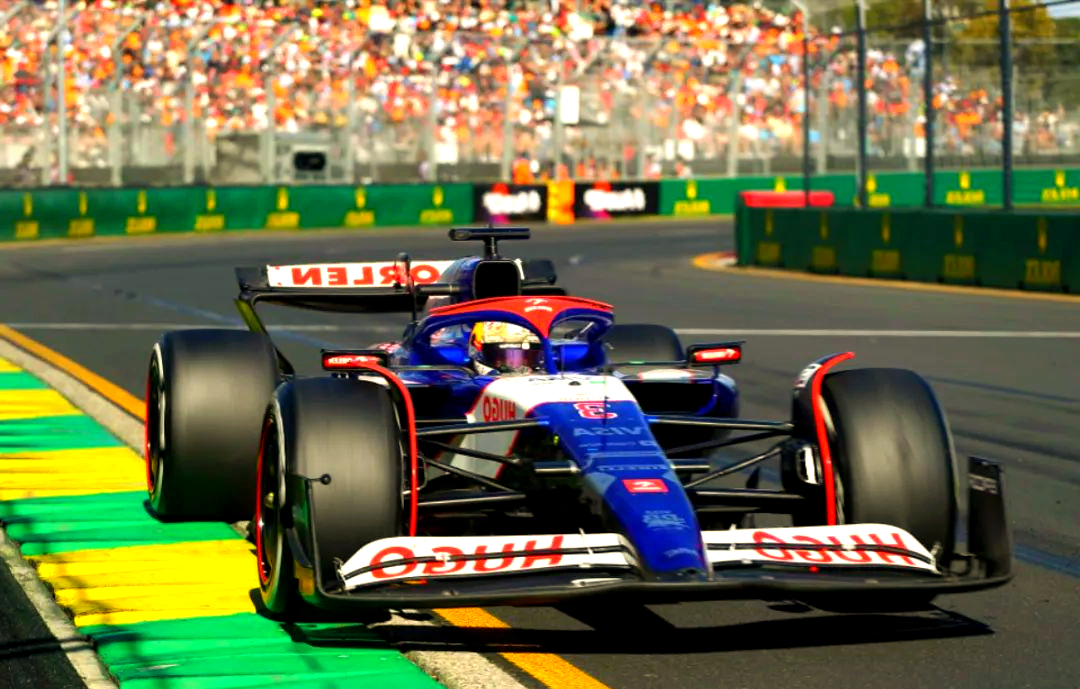 红牛二队鏖战威廉姆斯，维斯塔潘带队取胜