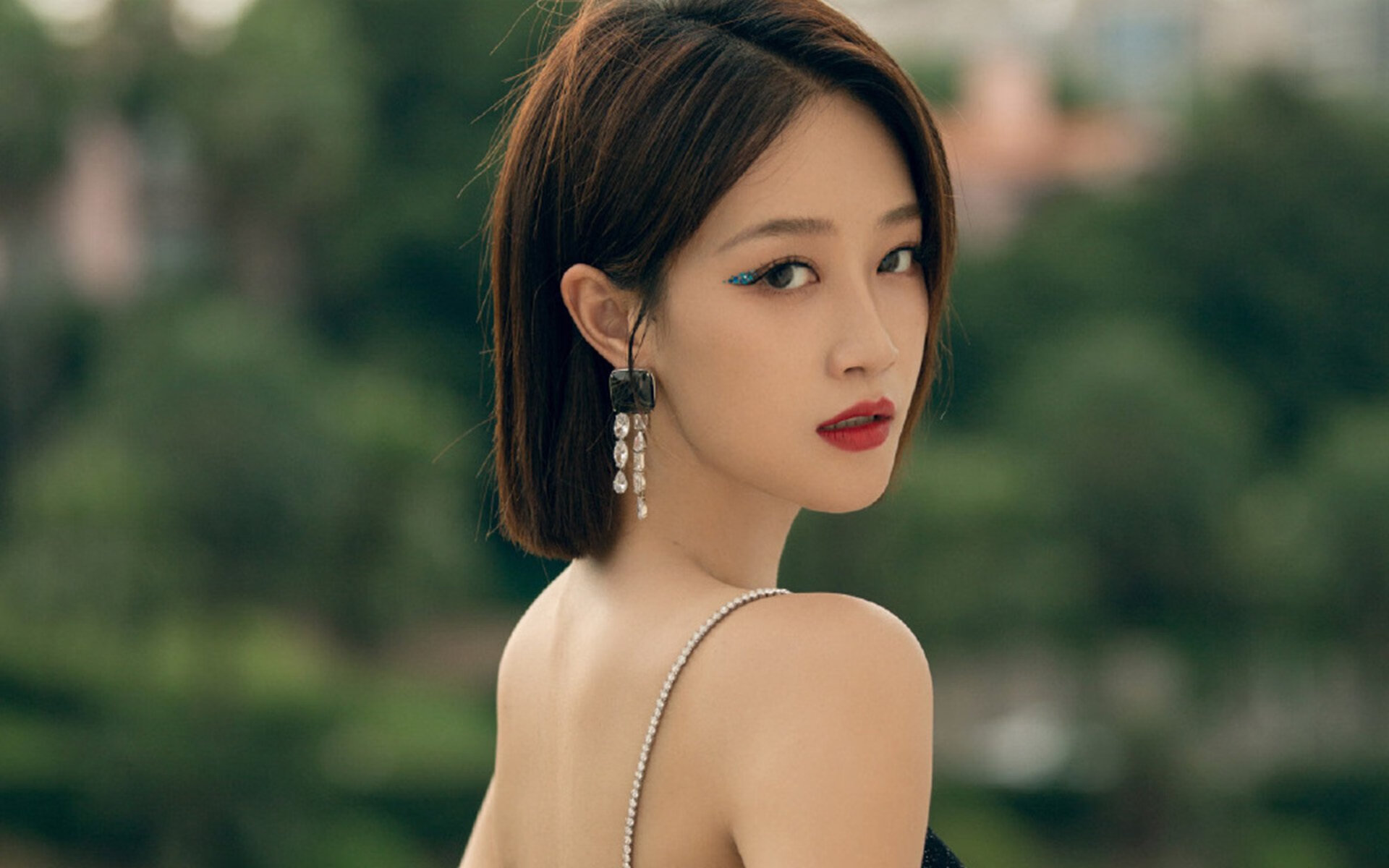 当卢卡魔法照亮欧冠之夜,体育世界里隔空呼应的伟大