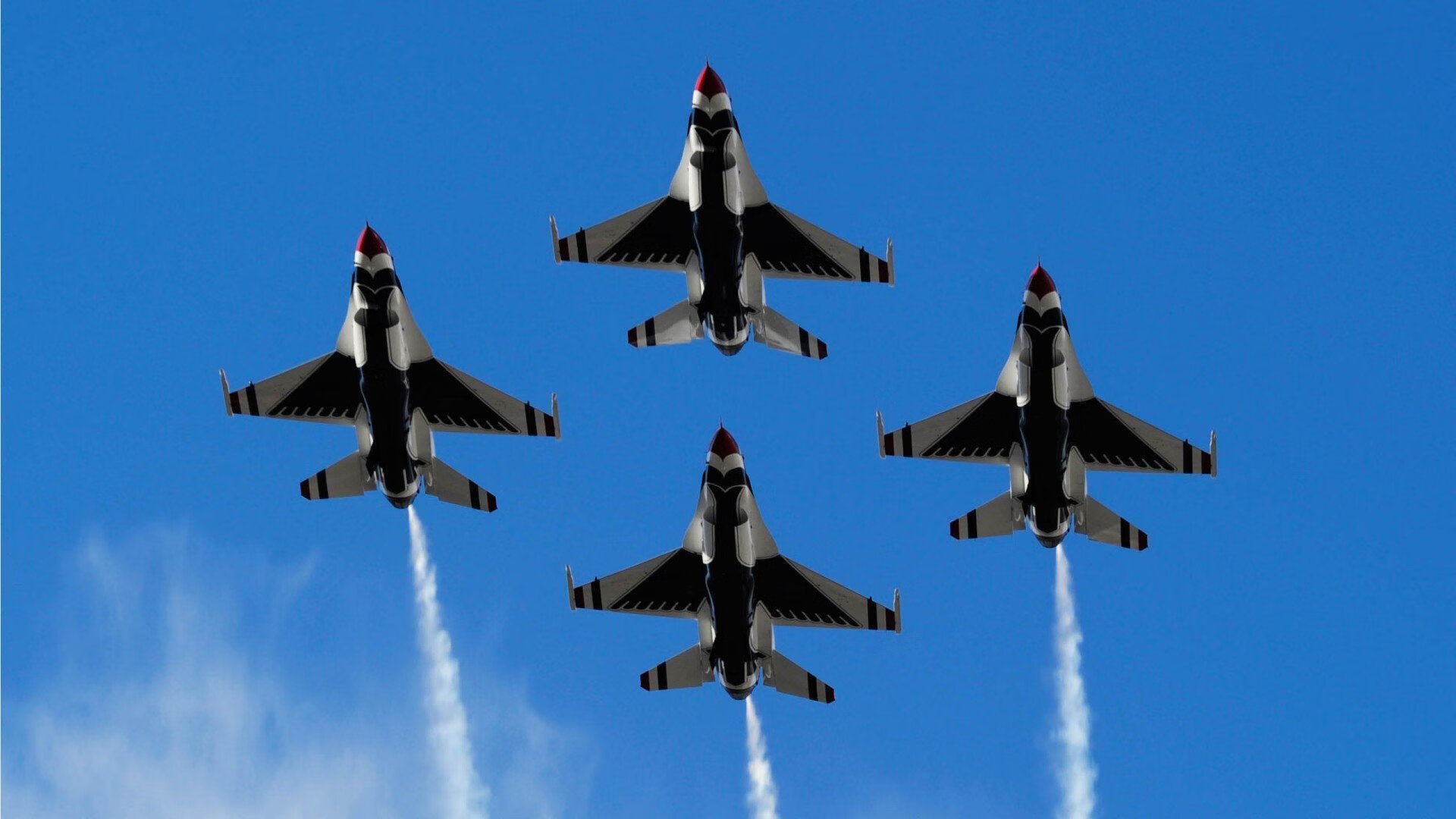 双重接管，从绿茵到赛道，掌控力的终极展示