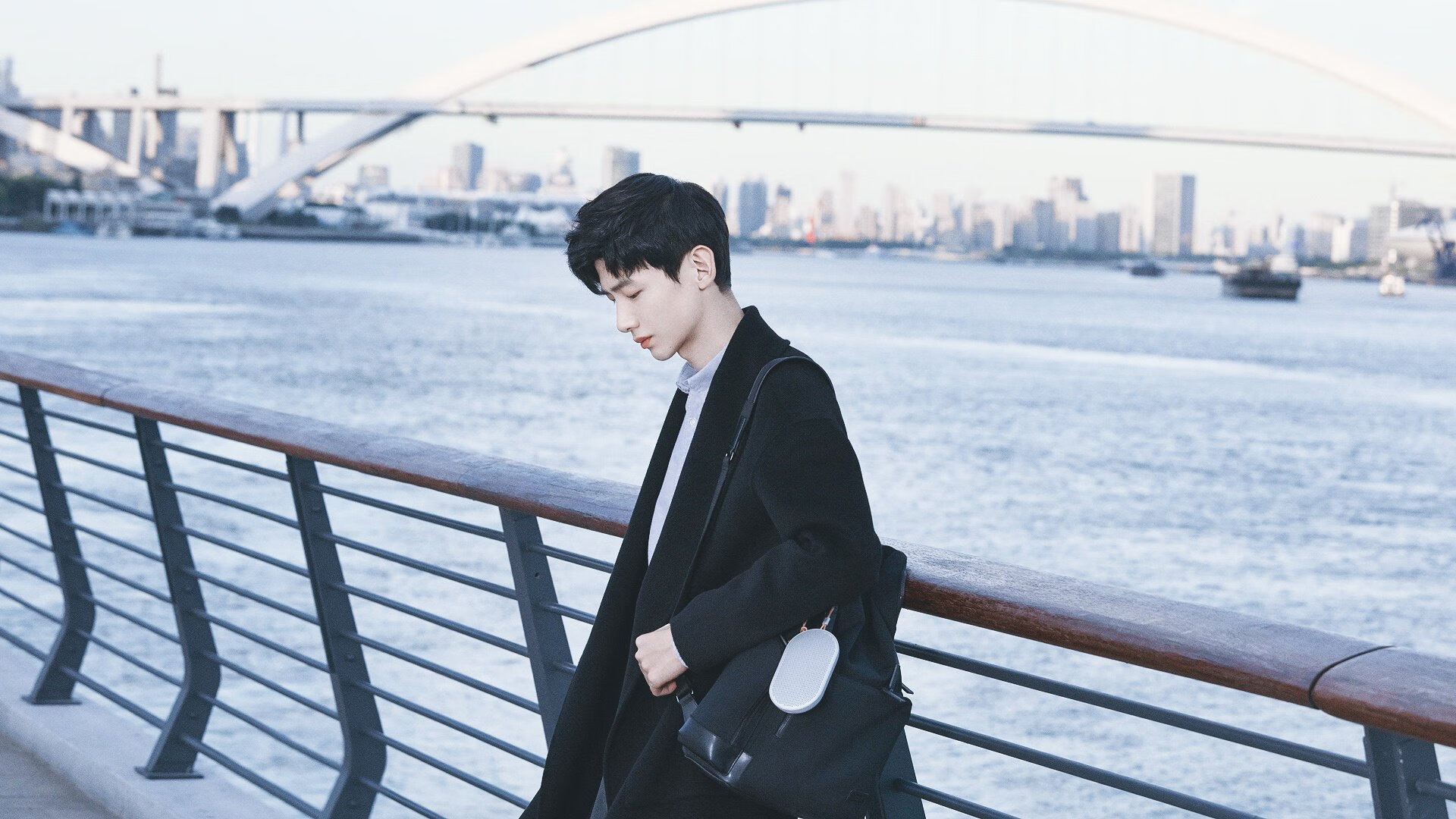 轰鸣孤岛,当利拉德在F1街道赛之夜扛起世界