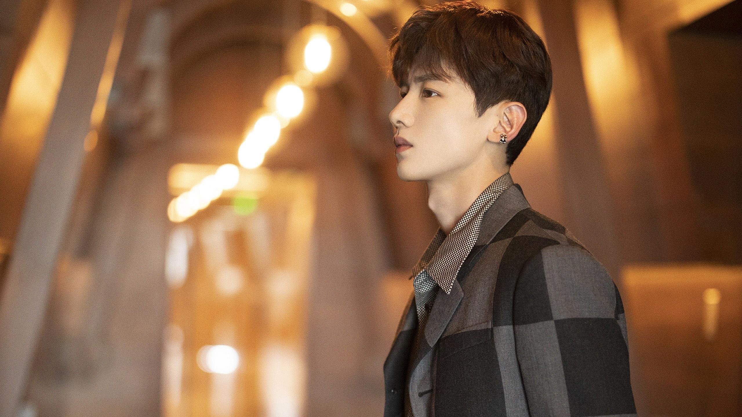 雷火电竞-铁幕与焰火，德州算法如何撕裂塞维利亚的夜晚