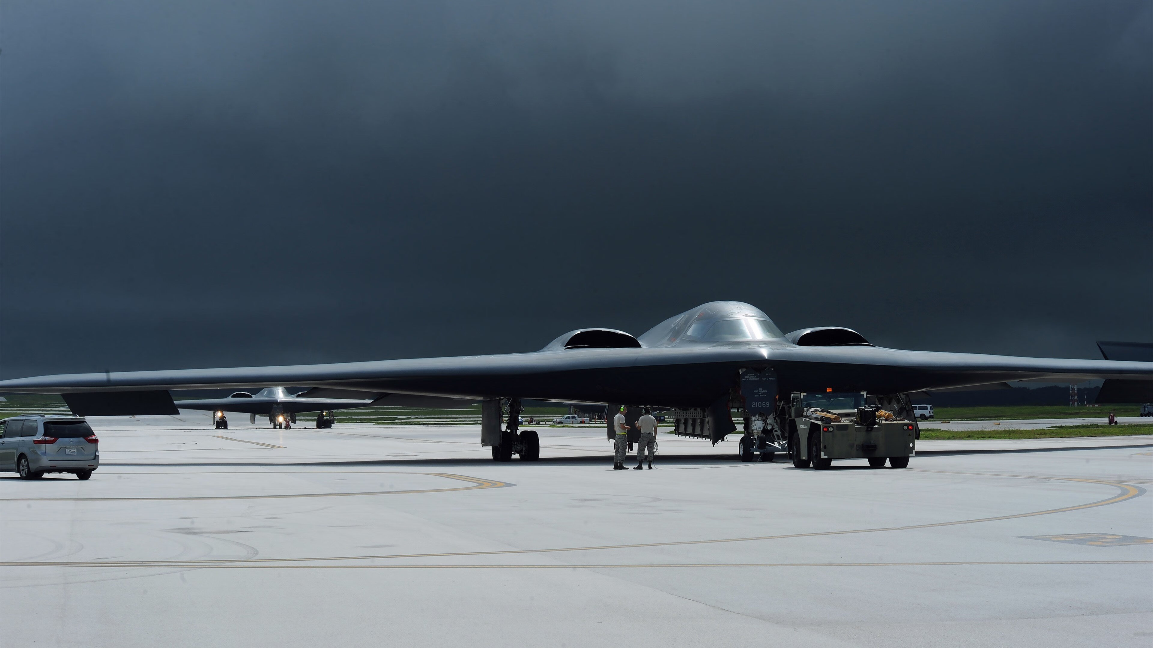 当深圳的霓虹遇见孟菲斯的星光，乔治用一记穿越世界的投篮，连接了两座城市的河