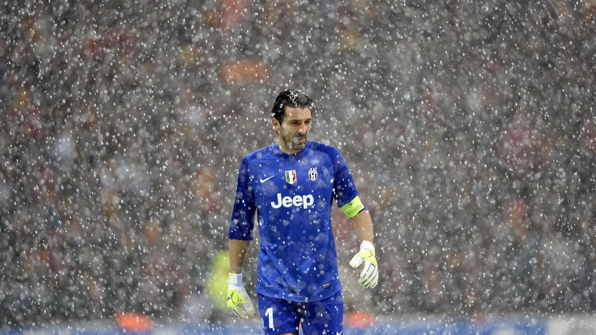 布雷默终场绝杀定乾坤，红军铁壁锁死伊朗锋线