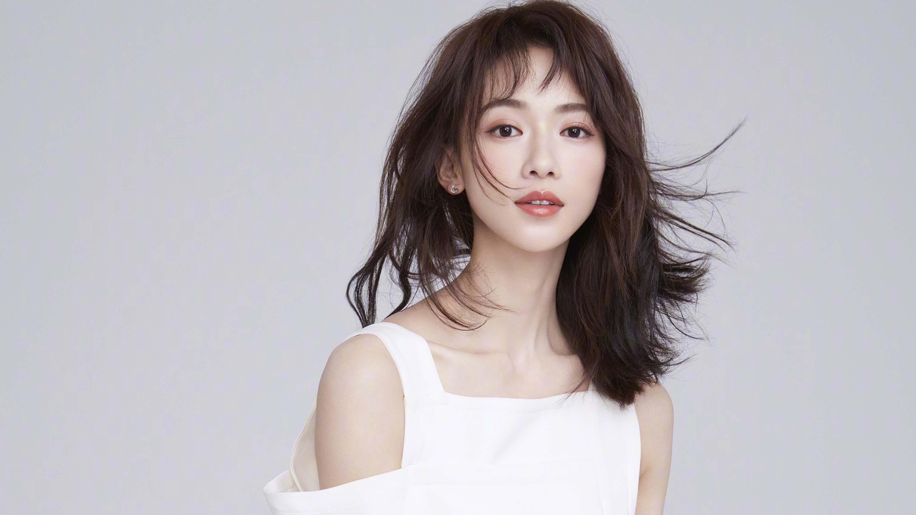 雷火电竞主播-血与冰的对决，伦纳德沉默的裁决，独行侠与76人的铁血鏖战